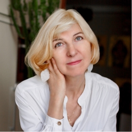 Christine L., 52